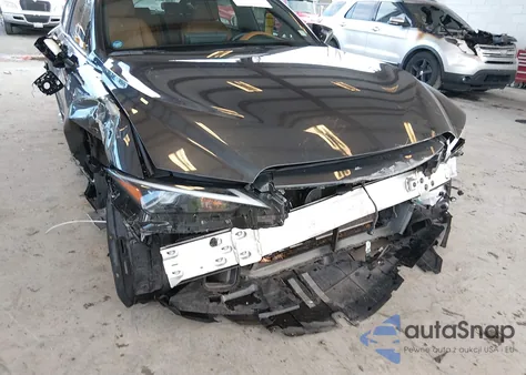 2021 Lexus Is 300 z USA, uszkodzony, nr VIN JTHC81F24M5046572